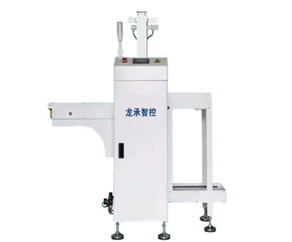 龙承智控L型收板机（左）(图1)